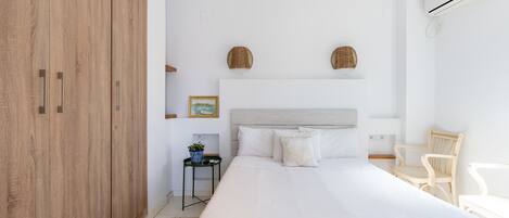 2 bedrooms, soundproofing, iron/ironing board, WiFi