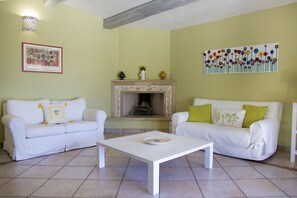 Smart TV, fireplace, DVD player, books - In the heart of Salento Villa with pool in Casarano (Casarano (Lecce))