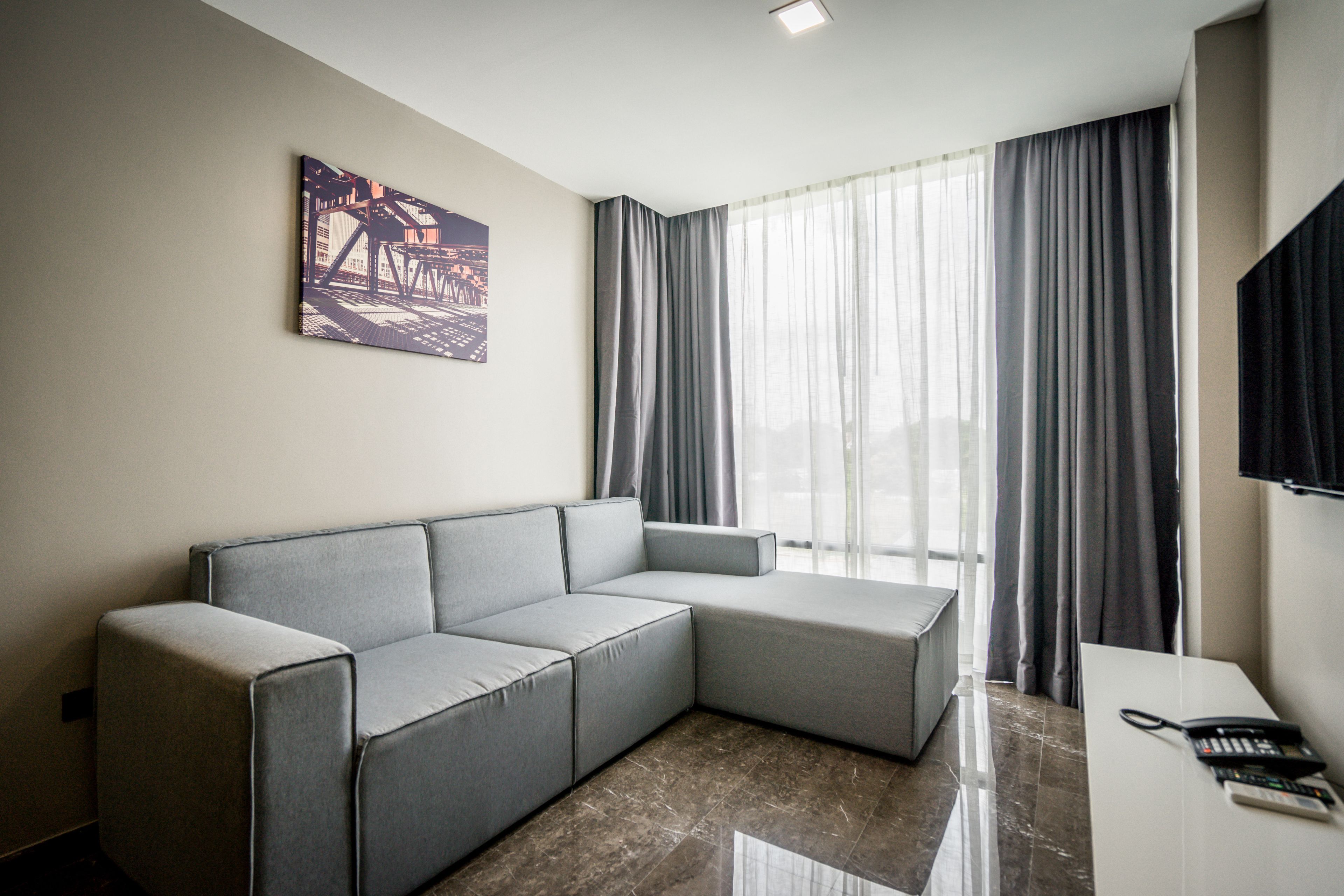 executive suite | living area | lcd tv