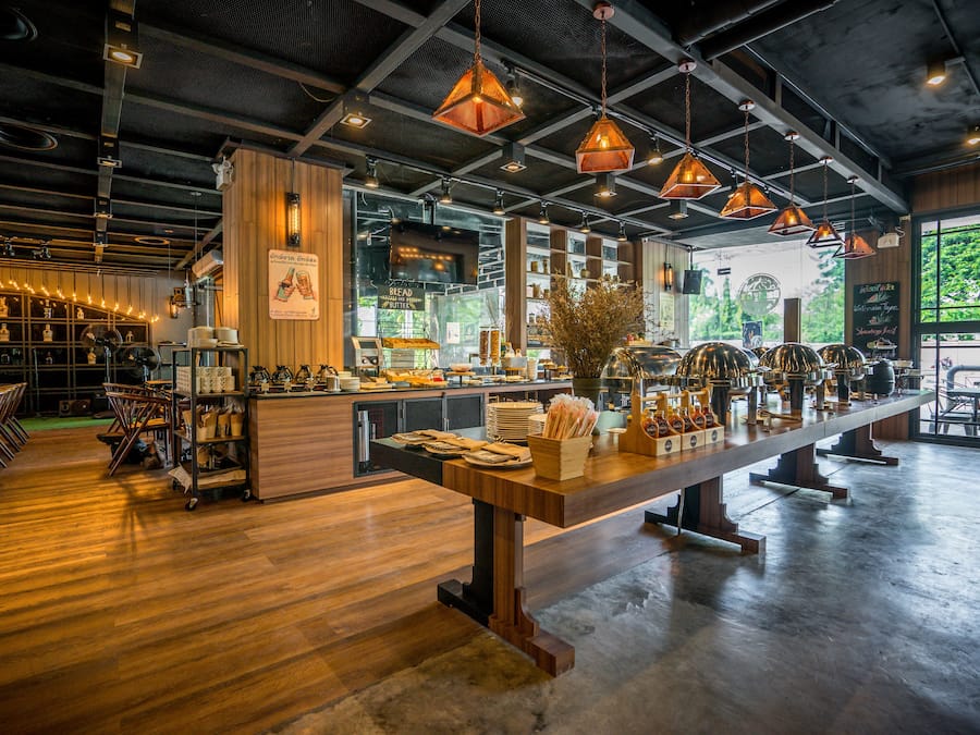 Daily cooked-to-order breakfast (THB 400 per person)