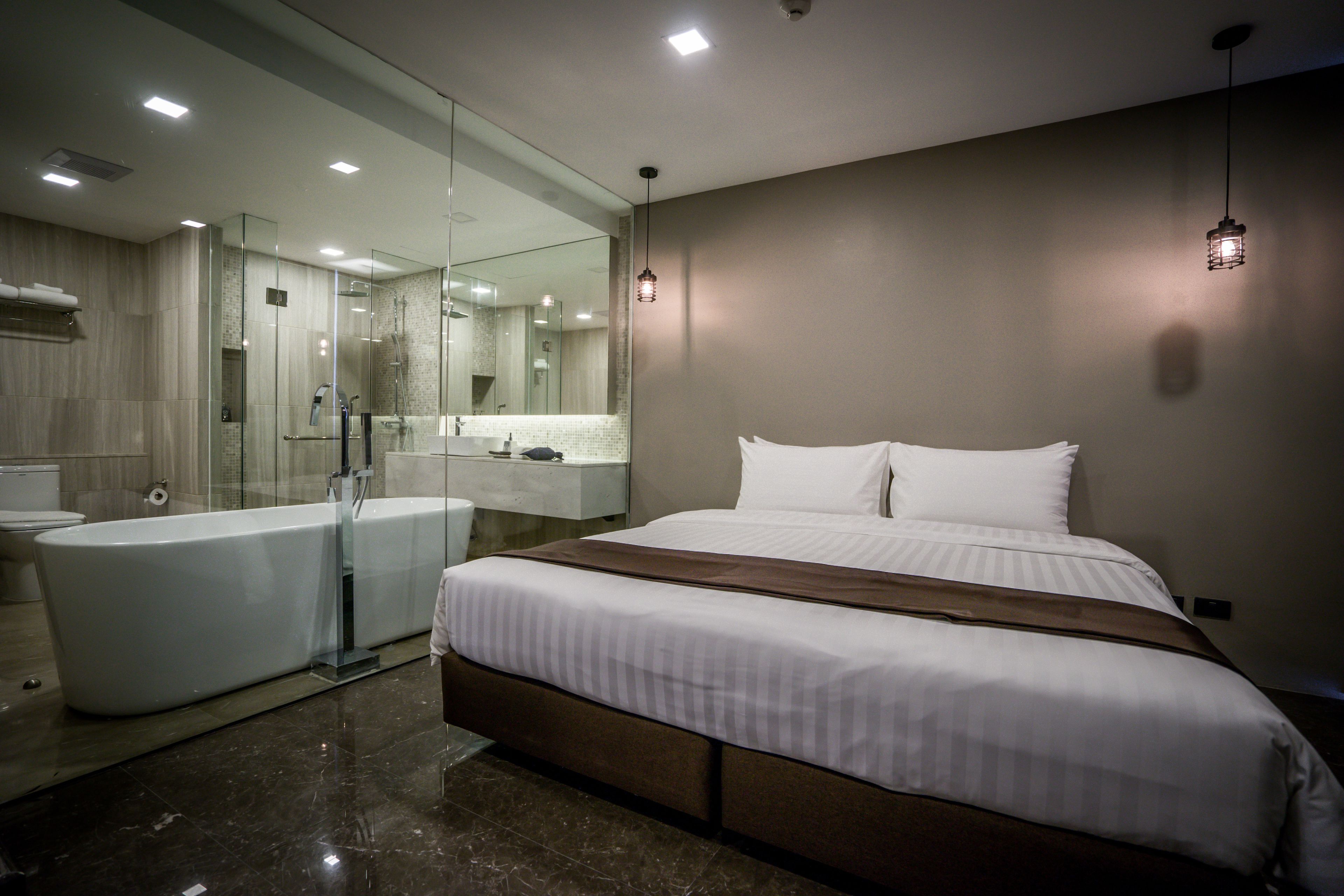 executive suite | 1 bedroom, minibar, in-room safe, free wifi