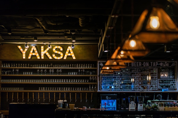 Breakfast, lunch, dinner served; Thai cuisine