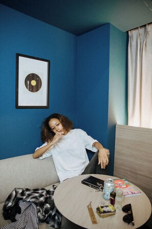 Down comforters, desk, laptop workspace, blackout drapes - Hotel She, Osaka (Osaka)