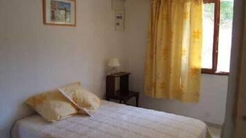 2 Schlafzimmer, Bügeleisen/Bügelbrett, Reisekinderbett, kostenloses WLAN