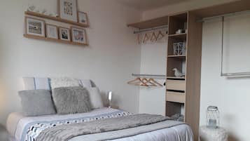 2 Schlafzimmer, Bügeleisen/Bügelbrett, Reisekinderbett, kostenloses WLAN