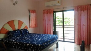 Rollaway beds, free WiFi