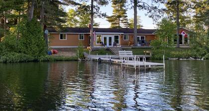 Escape To The Lake With All The Comforts Of Home!