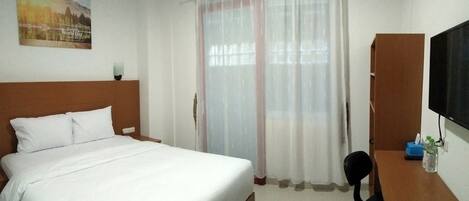 Kahden hengen standard-huone | Työpöytä, ilmainen Wi-Fi, vuodevaatteet