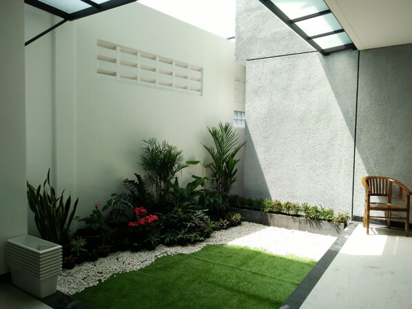 Garden - P Hostel Bandung (Bandung)