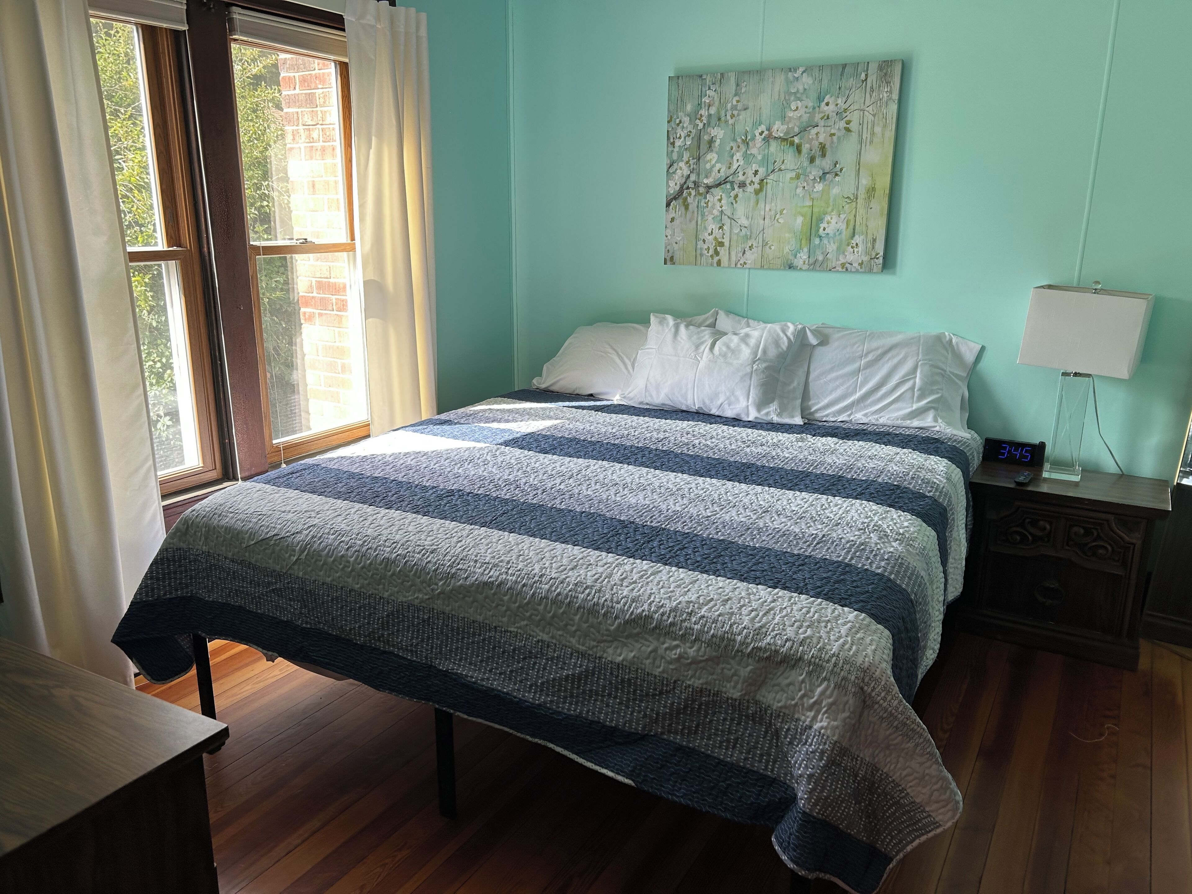 3 chambres, fer et planche à repasser, lit parapluie, Wi-Fi gratuit