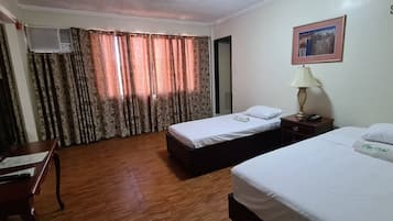 Family Room, 1 Bedroom