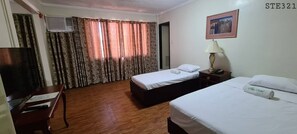 Family Room, 1 Bedroom