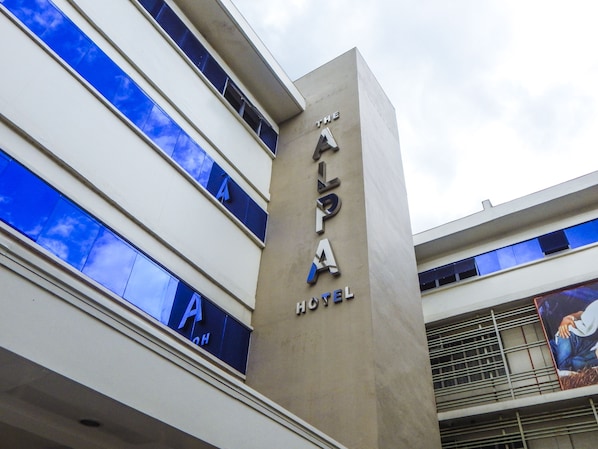 Exterior - The Alpa Hotel and Restaurant (Batangas City)
