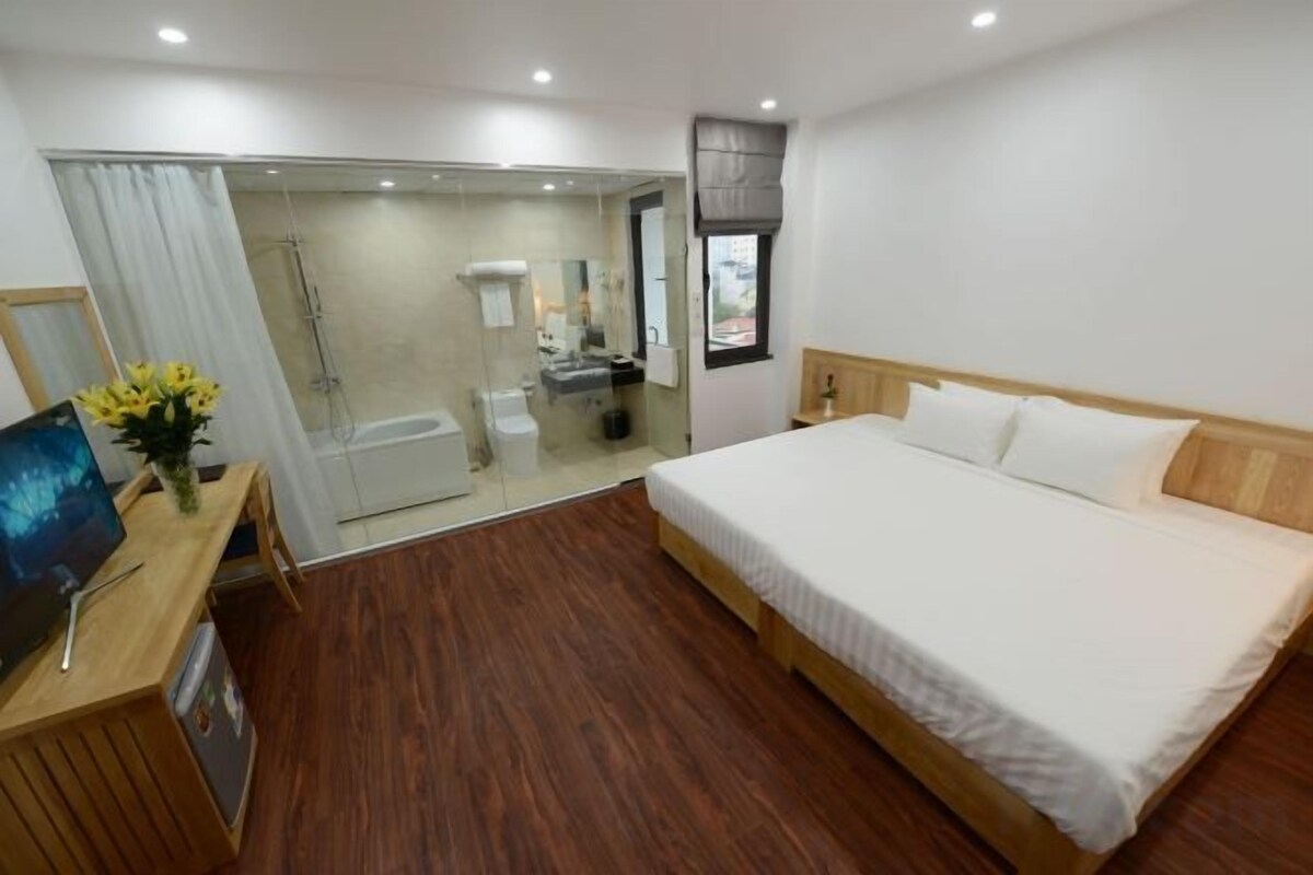 Minibar, in-room safe, desk, soundproofing