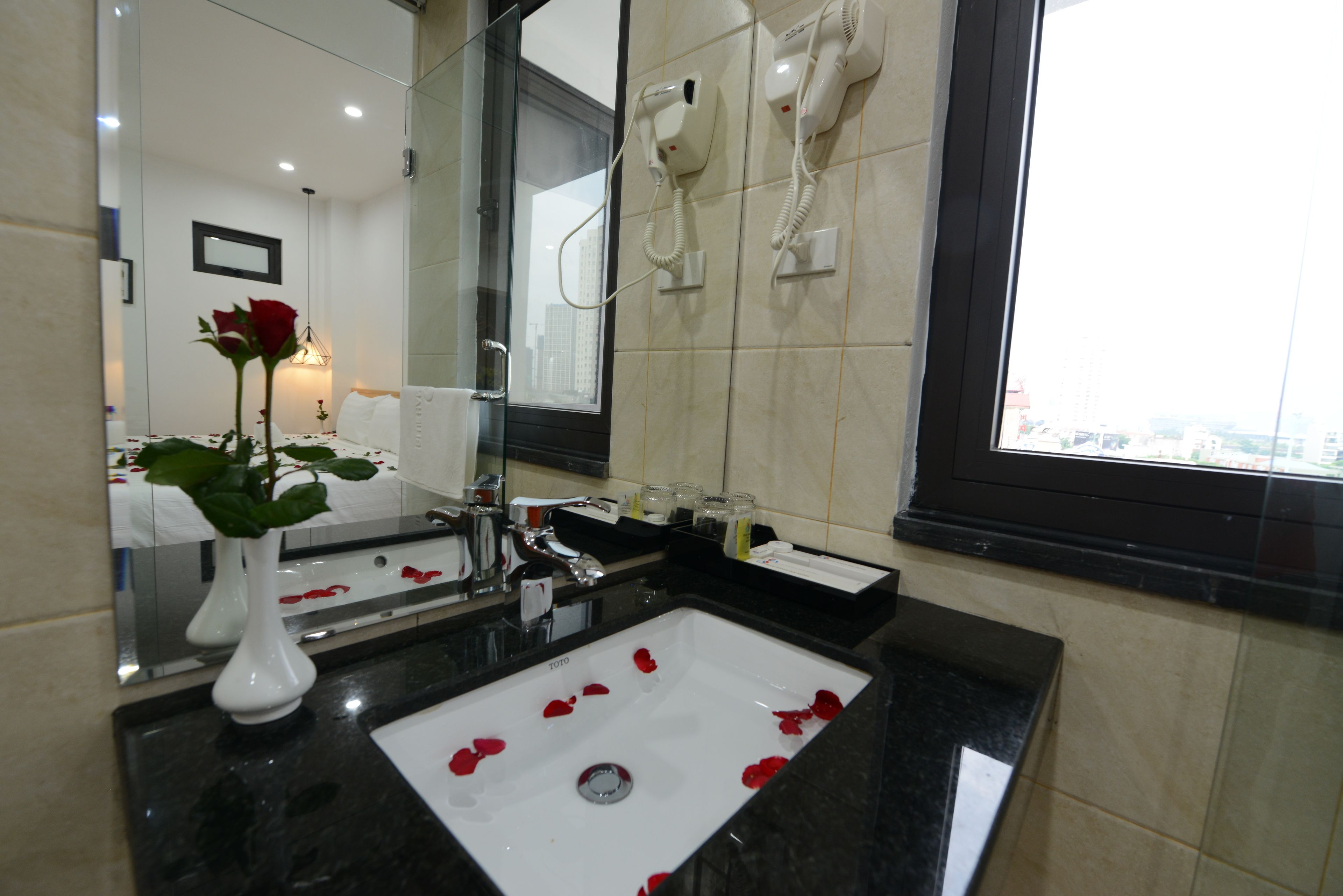 Photo - Blue Hanoi Inn City Hotel