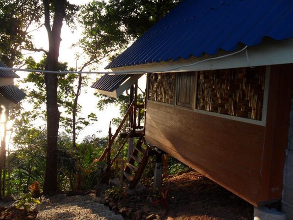 Standard Bungalow with Fan and Ocean View | Rollaway beds - Good Morning Bungalow (Nuea Khlong)