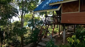 Standard Bungalow with Fan and Ocean View 