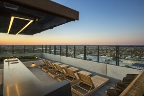 BBQ/picnic area - Quest Flemington Central (Flemington)