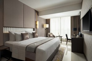 Deluxe King Room | Desk, soundproofing, free WiFi, bed sheets - GRAMM HOTEL by Ambarrukmo (Yogyakarta)