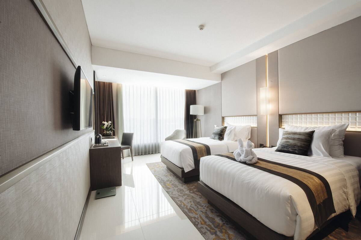 grand deluxe twin smoking | desk, soundproofing, free wifi, bed sheets