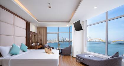 Pariat River Front Hotel