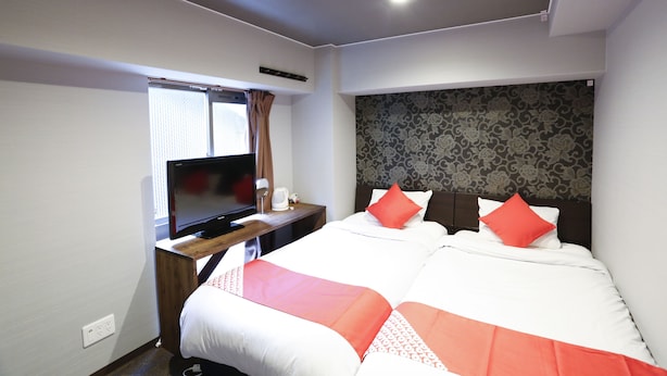 Twin Room | Bed sheets - Guest House One More Heart Nijojo 1 (Kyoto)