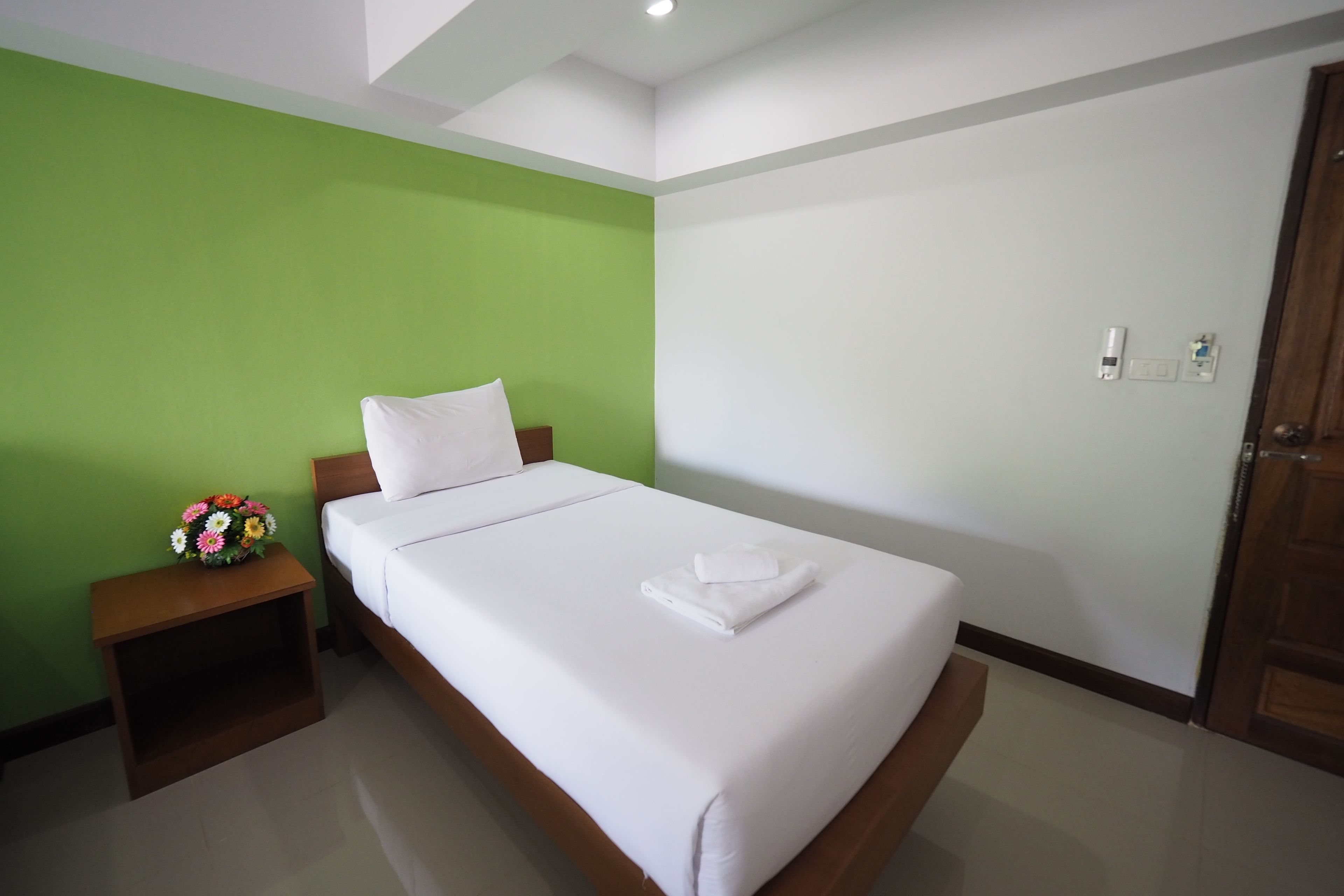 standard triple room | free wifi
