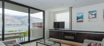 Lakeshore Springs Apartments