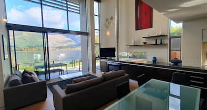 Lakeshore Springs Apartments