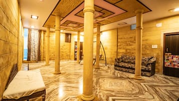 Lobby lounge
