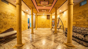 Una televisión de pantalla plana