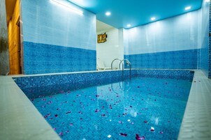 Una piscina techada