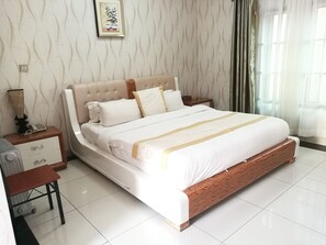 Deluxe Double Room - Golden Zambezi Lodge (Lusaka)