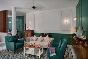 Couples treatment room(s), hot tub, steam room - The Embassy Angkor Resort & Spa (Siem Reap)