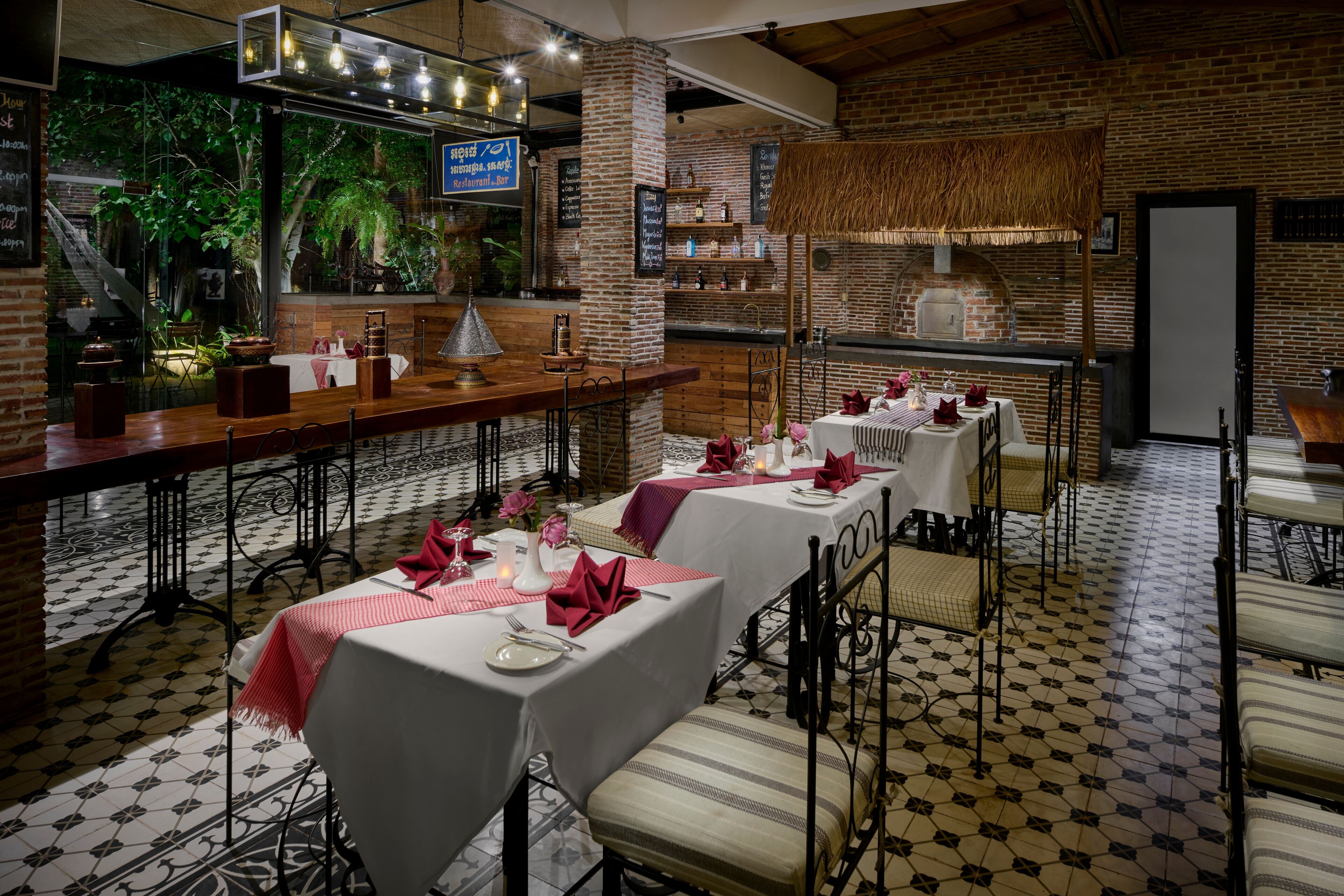 breakfast, lunch, dinner served; local and international cuisine