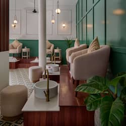 Couples treatment rooms, hot tub, steam room, hot springs