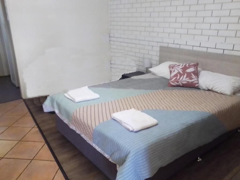 Basic Room | Desk, iron/ironing board, free WiFi, bed sheets