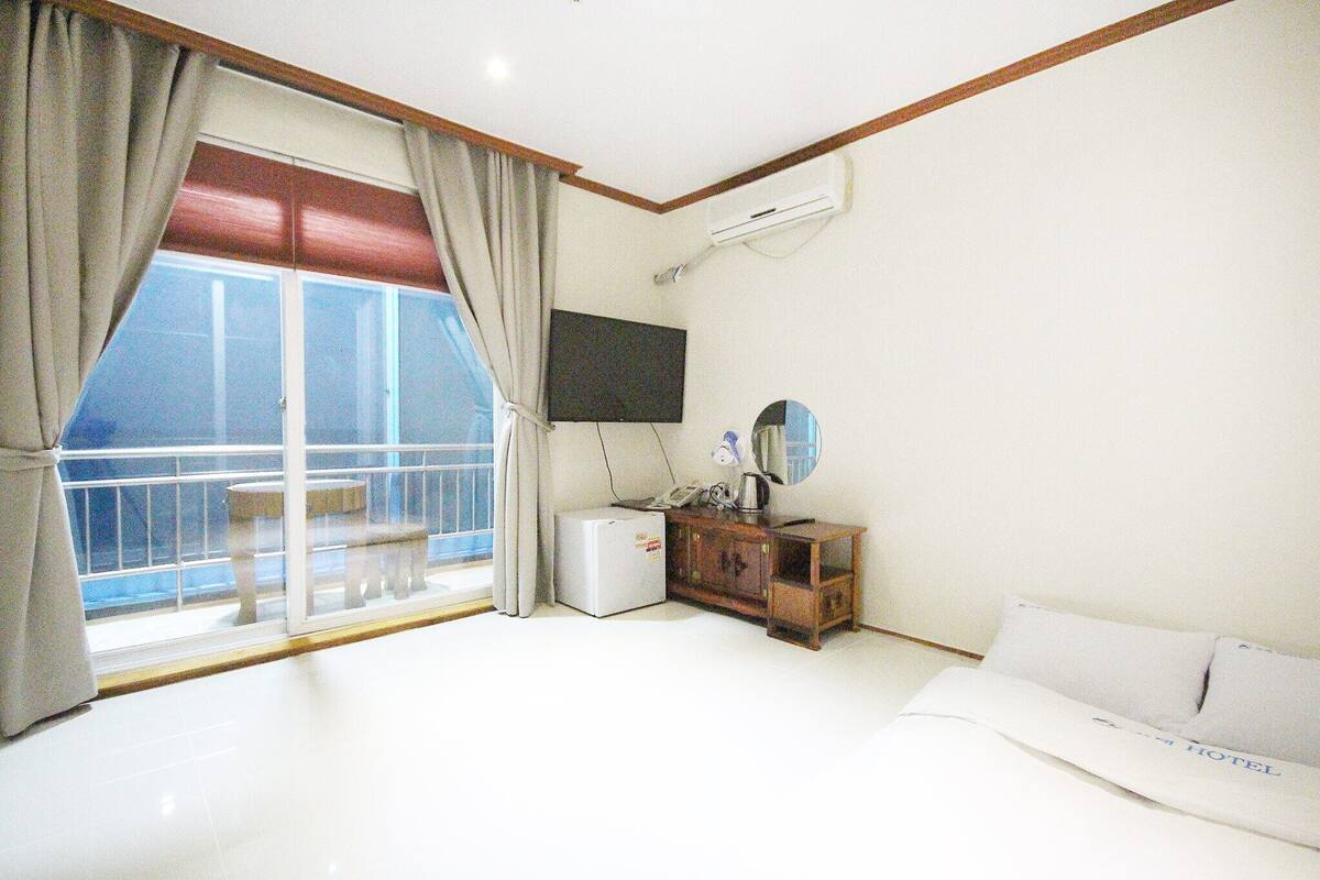Ocean View Ondol | Bureau, Wi-Fi gratuit, draps fournis