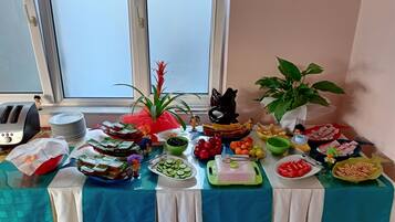 Päivittäinen buffetaamiainen maksusta
