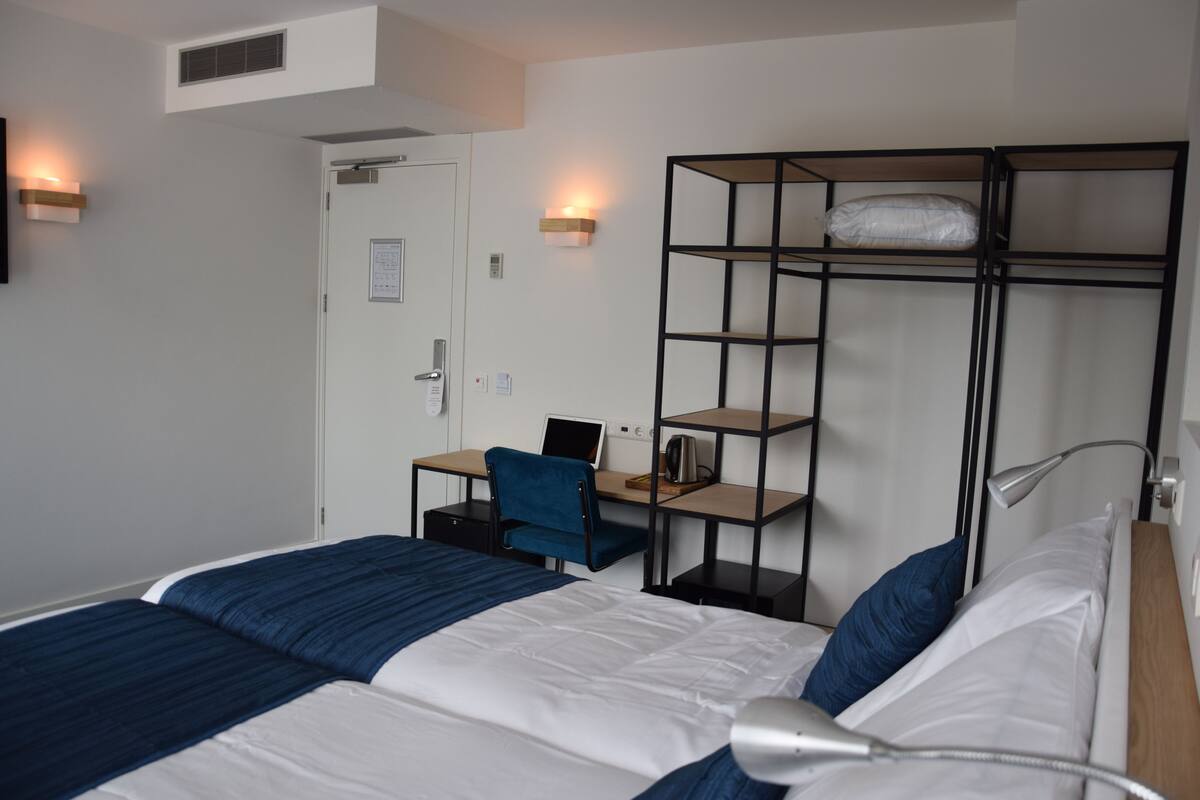In-room safe, desk, laptop workspace, soundproofing