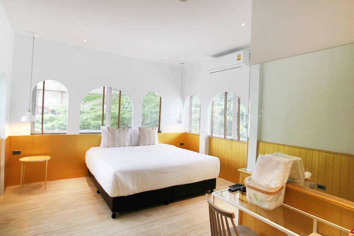 In-room safe, desk, iron/ironing board (on request), free WiFi