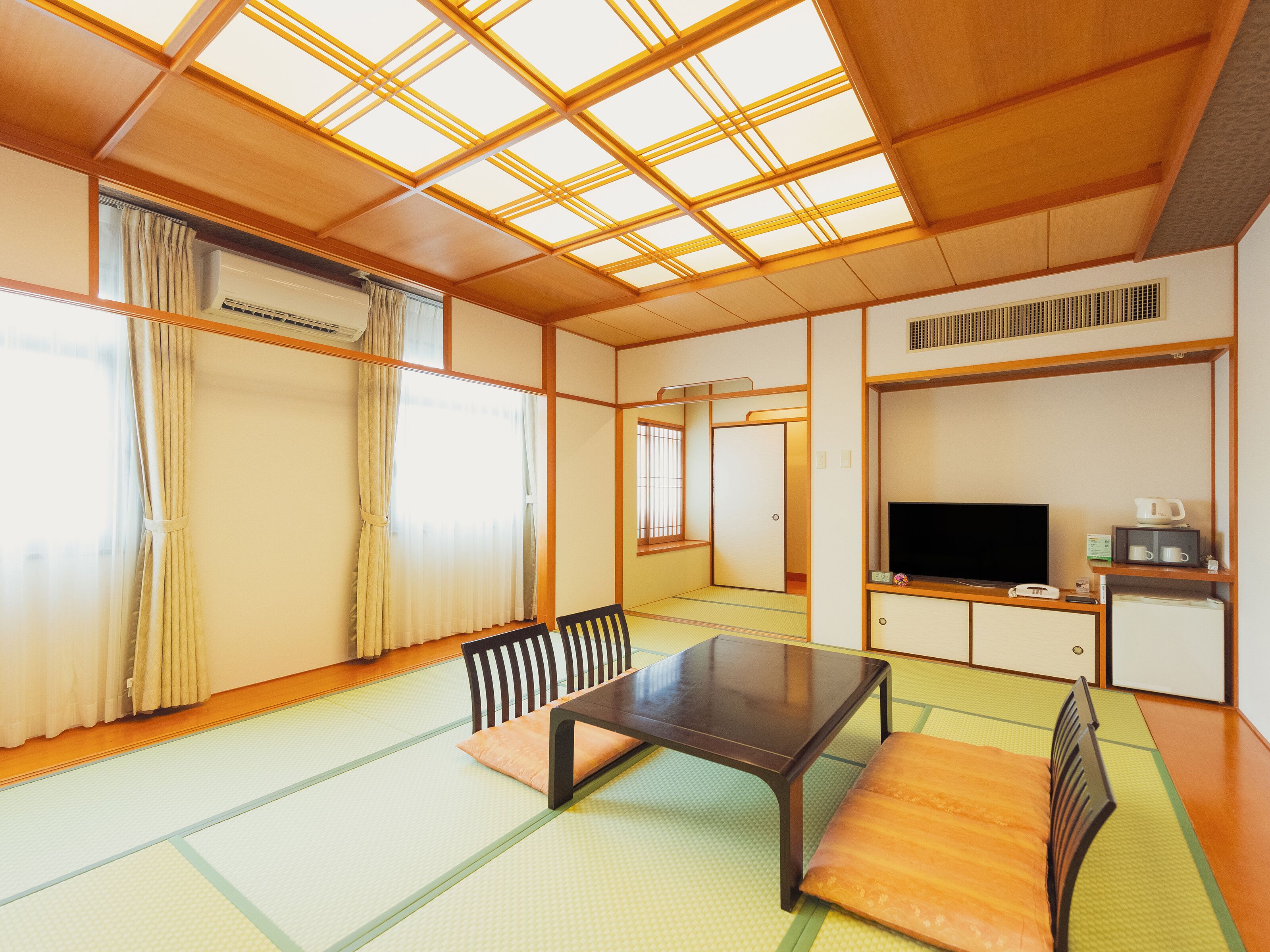 Japanese Style Room, Non Smoking | Desk, free WiFi