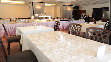 Daily Japanese breakfast (JPY 1600.00 per person)