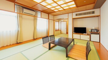 Japanese Style Room, Non Smoking | Desk, free WiFi