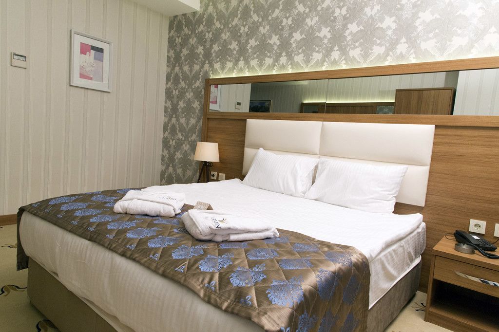 Double Room | Minibar, in-room safe, desk, soundproofing