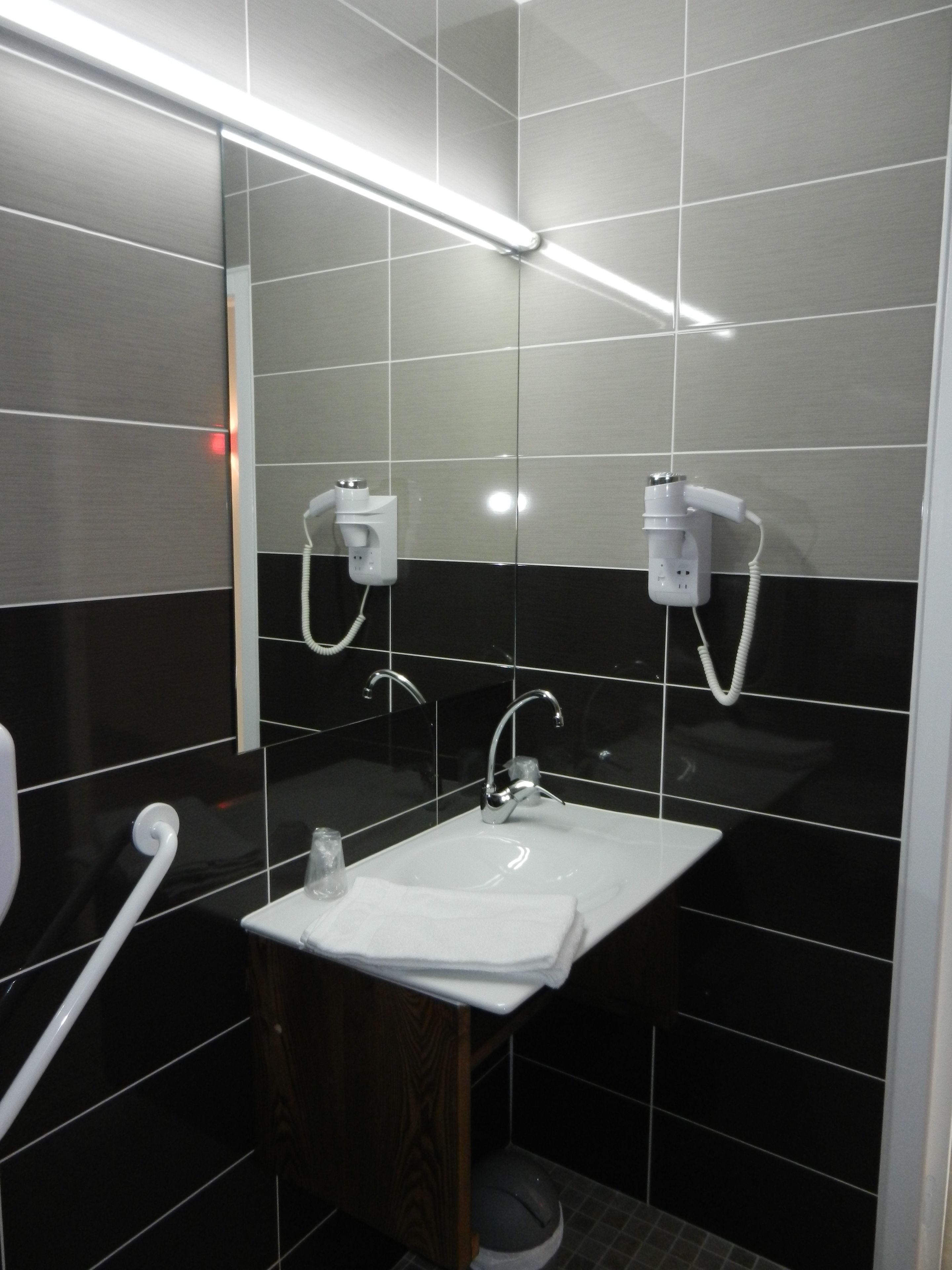 double room, accessible | bathroom sink