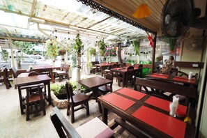 Breakfast, lunch, dinner served; Thai cuisine  - Honey House1 (Bangkok)