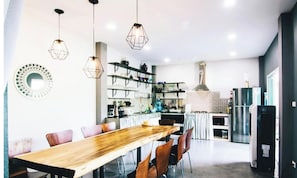 Pool villa combine 3 houses 7 bedrooms | 6 sovrum, minibar och värdeförvaringsskåp på rummet