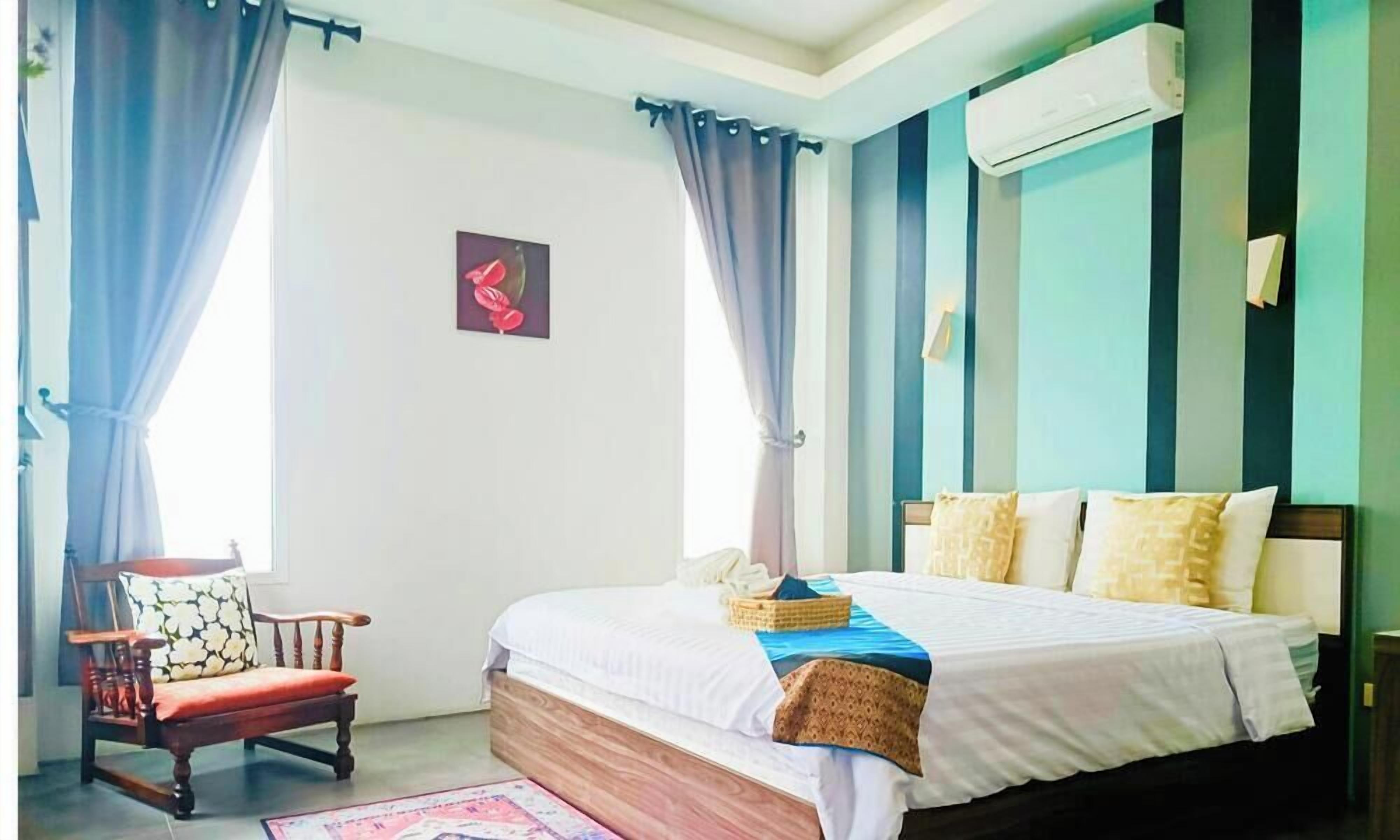 6 habitaciones, minibar y caja de seguridad en la habitación 