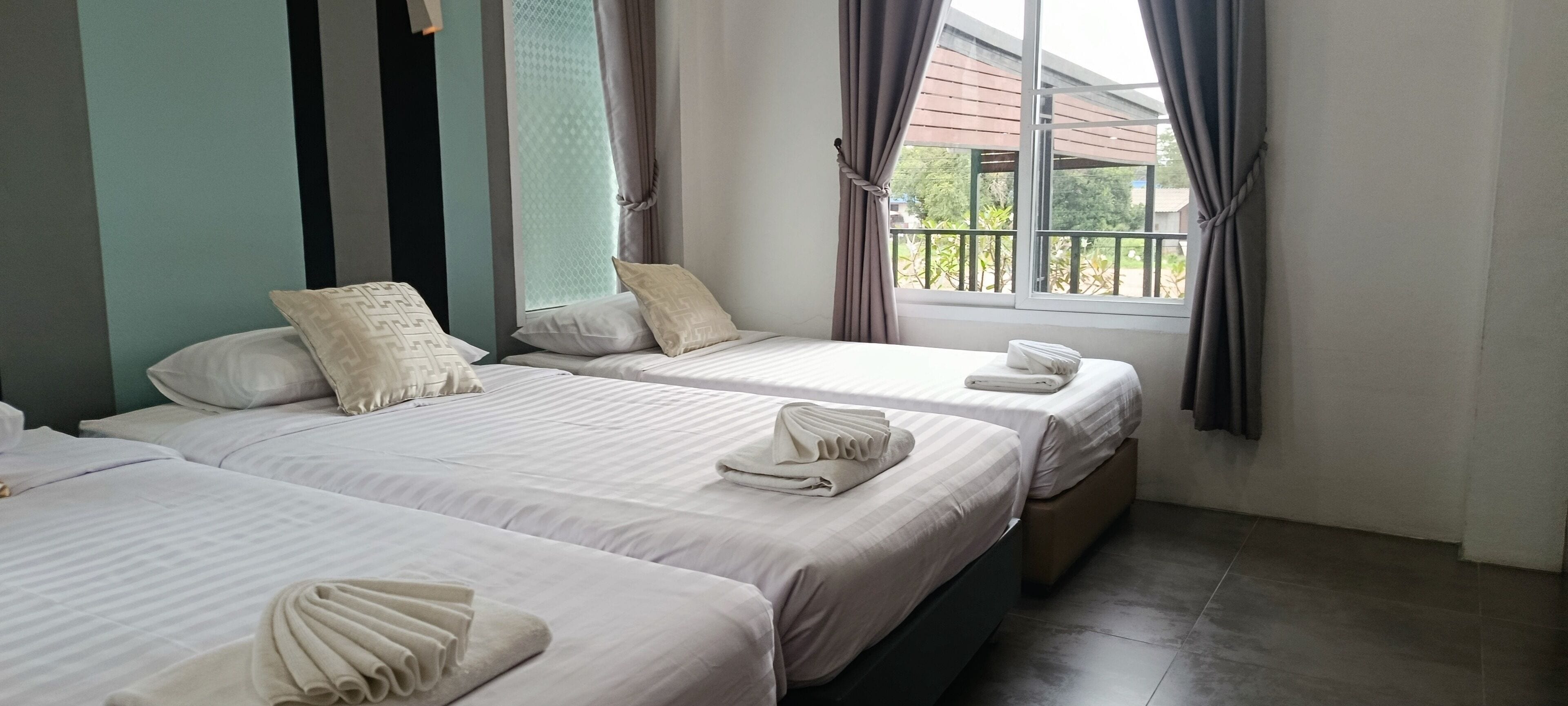 6 habitaciones, minibar y caja de seguridad en la habitación 